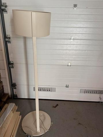 Design staande lamp wit dimbaar