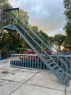 2xRechte stalen hoge trap 4m 1.10 b 2x leuning 21x tree bord, Ophalen, Zo goed als nieuw, 2 tot 4 meter
