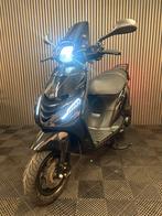 PIAGGIO ZIP 4T 3V BROM 2020 FULL OPTION GLANS ZWART, Ophalen, Maximaal 45 km/u, Zip, Zo goed als nieuw