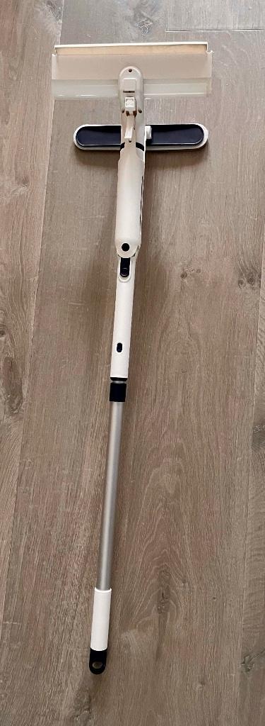 raamwisser met telescoop steel en spray-functie, Huis en Inrichting, Schoonmaakartikelen, Raamwisser of Trekker, Ophalen of Verzenden