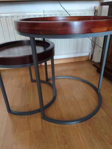 Set van 2 houten bijzettafels beschikbaar voor biedingen