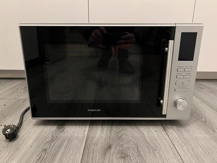 Inventum magnetron, Witgoed en Apparatuur, Magnetrons, Zo goed als nieuw, Vrijstaand, Magnetron, 45 tot 60 cm, Grill, Hete lucht