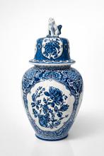 Antieke Delfts Blauwe Vaas met
Deksel, Antiek en Kunst, Antiek | Vazen, Ophalen