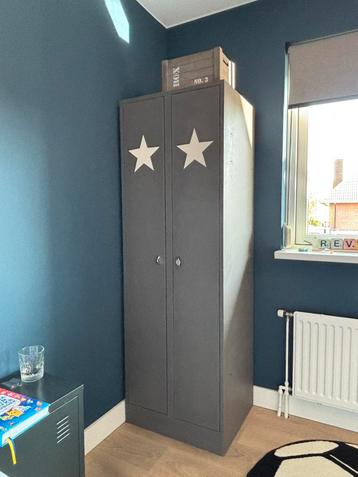 Heel mooie locker 🗄️ 180x60x50 ( gecoat )  beschikbaar voor biedingen