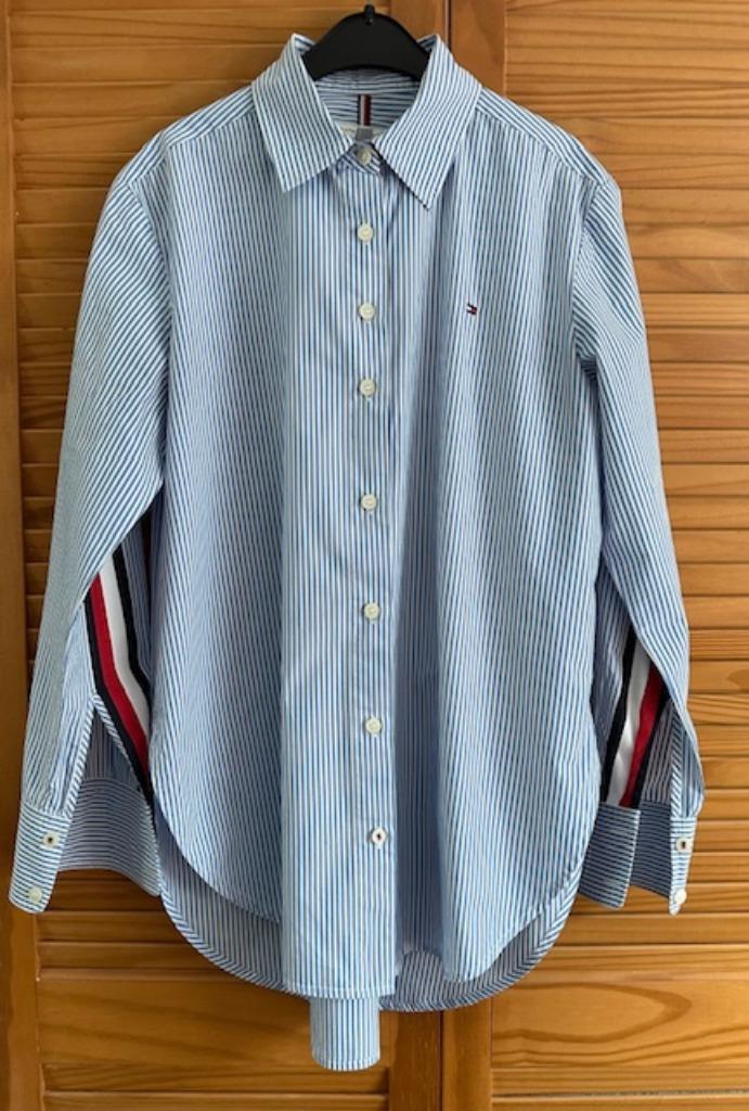 Tommy Hilfiger oversized blouse / overhemd maat S / 36, Kleding | Dames, Blouses en Tunieken, Zo goed als nieuw, Maat 36 (S), Blauw