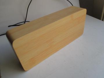 Klok~Gingko~Houten Klokje~Tafelklokje ziet er uit als blok h beschikbaar voor biedingen