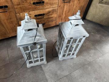 Twee windlichten / lampen in nieuwstaat beschikbaar voor biedingen