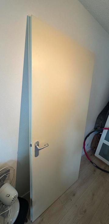 Witte Binnendeur - opdekdeur 2.11 x 93 beschikbaar voor biedingen