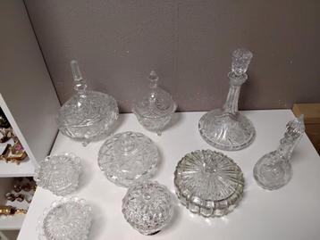 Diverse prachtig mooie bewerkten schaaltjes en karaften  beschikbaar voor biedingen