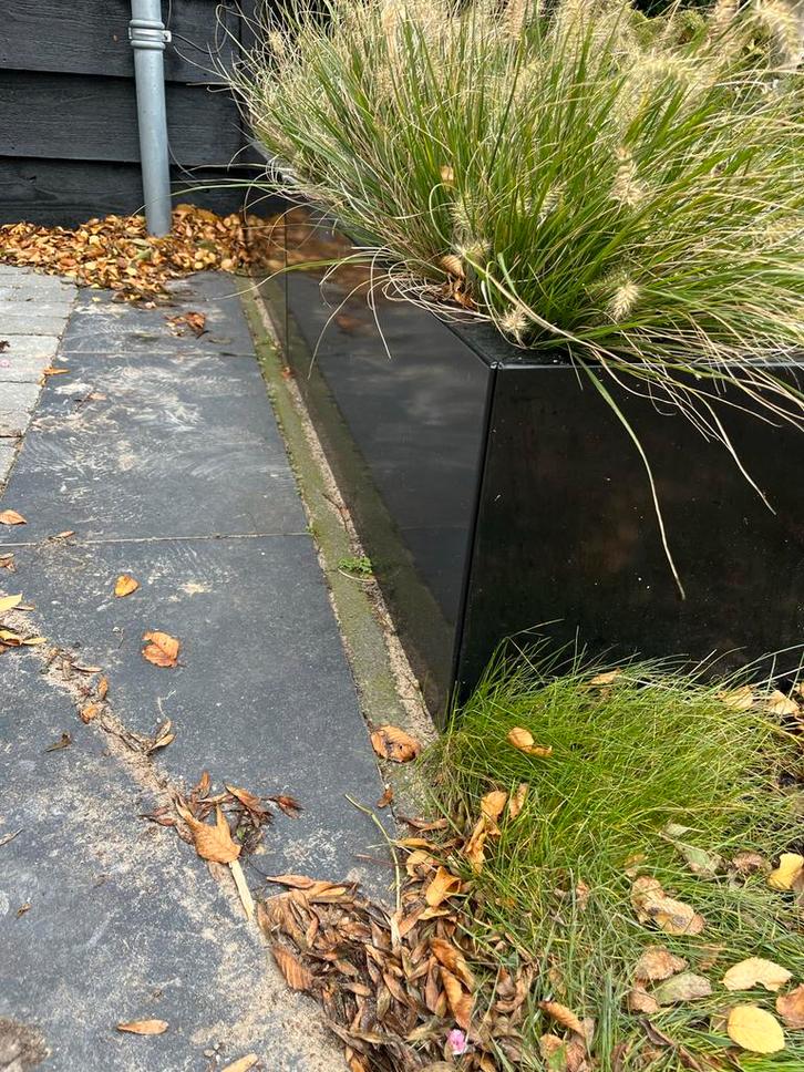 2 stuks zwarte metalen plantenbak rechthoekig, Tuin en Terras, Bloembakken en Plantenbakken, Gebruikt, Metaal, Tuin, 30 tot 60 cm