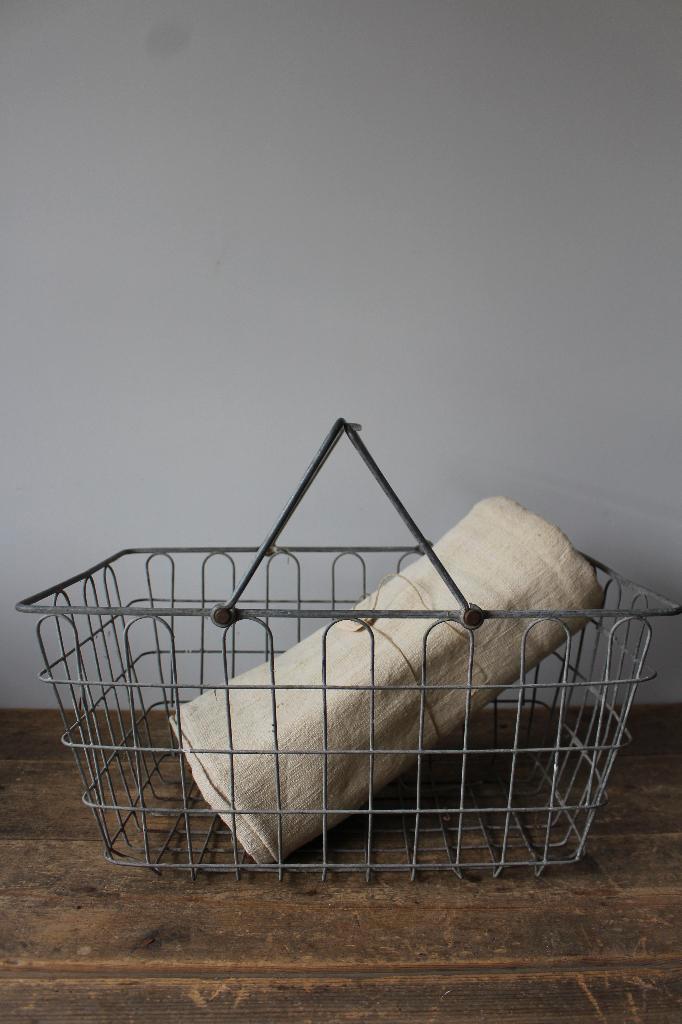 Oude mat metalen brocante mand met hengsel *Pronck & Praal*, Antiek en Kunst, Curiosa en Brocante, Ophalen of Verzenden