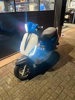 Gts scooter met kenteken, Ophalen, Zo goed als nieuw, Benzine, Overige merken