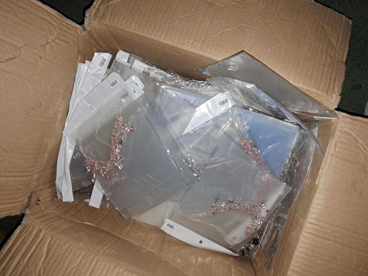 Partij kettingen,sieraden, sale ca 140+ stuks!!!, Sieraden, Tassen en Uiterlijk, Kettingen, Nieuw, Overige materialen, Overige kleuren