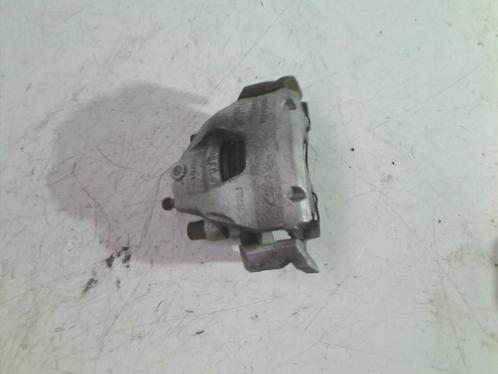 REMKLAUW RECHTS VOOR Toyota Yaris IV (P21 / PA1 / PH1), Auto-onderdelen, Remmen en Aandrijving, Toyota, Gebruikt