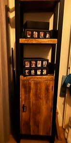 Britt kast, Huis en Inrichting, Kasten | Vitrinekasten, Ophalen, 50 tot 100 cm, Zo goed als nieuw, Minder dan 100 cm