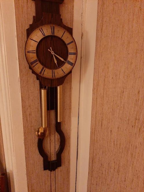 Perfect lopende eikenhouten fraaie wandklok, Huis en Inrichting, Woonaccessoires | Klokken, Gebruikt, Ophalen