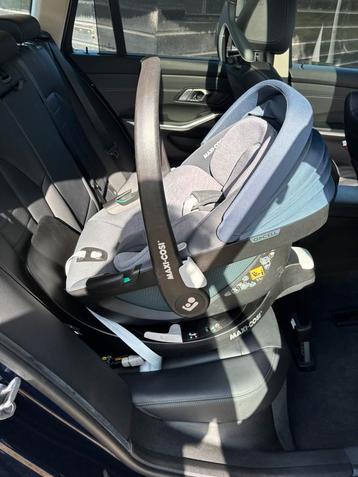 MaxiCosi Pebble 360 + FamilyFix 360 Isofix base beschikbaar voor biedingen