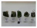 Korting 5 x Moldaviet hangers, 1,5 tot 2 gram, +/- 1x1 cm, Verzamelen, Mineralen en Fossielen, Ophalen of Verzenden
