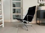 Vitra Eames ea124 hopsak zwart / chroom, Huis en Inrichting, Fauteuils, Ophalen of Verzenden, Zo goed als nieuw, X, 50 tot 75 cm