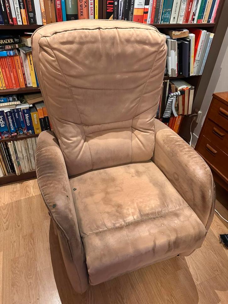 Electrische stoel (zeer gebruikt, daarom gratis op te halen), Huis en Inrichting, Fauteuils, Gebruikt, Stof, 75 tot 100 cm, 75 tot 100 cm