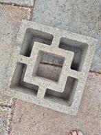 Gratis: 15 betontegels/grastegel 30x30 cm met open patroon, Tuin en Terras, Ophalen, Gebruikt, Overige typen, Minder dan 5 m²