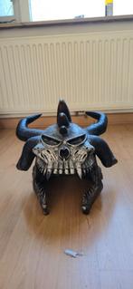 Monster helm, Ophalen, Zo goed als nieuw