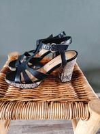 Leren pumps met slangenprint. Maat 38, Tamaris, Ophalen of Verzenden, Zo goed als nieuw, Zwart