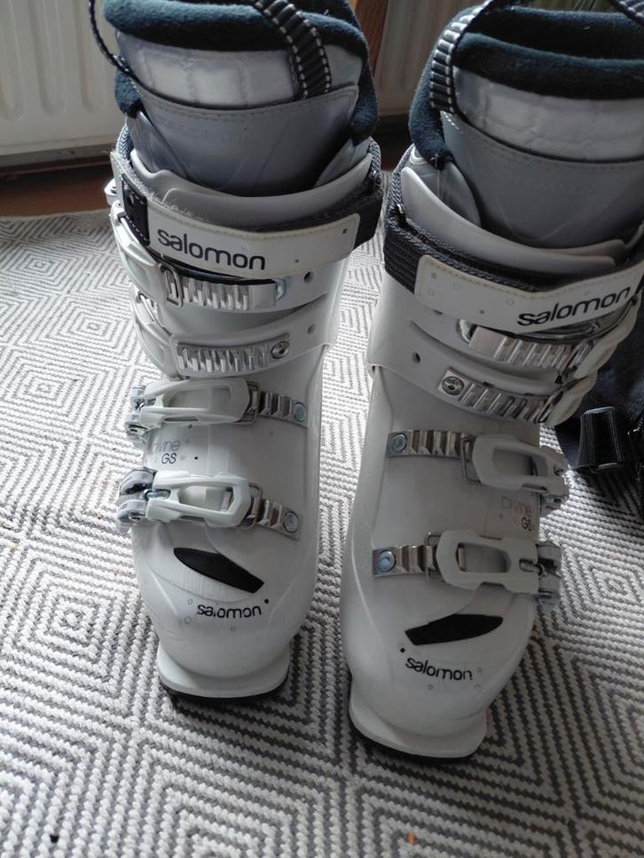 Salomon Divine GS Dames skischoenen maat 24 of schoenmaat 3, Sport en Fitness, Skiën en Langlaufen, Gebruikt, Schoenen, Skiën