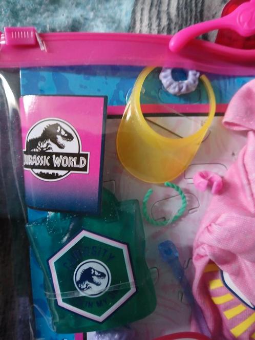 Barbie kledingset Jurassic Park., Kinderen en Baby's, Speelgoed | Poppen, Nieuw, Barbie, Ophalen of Verzenden