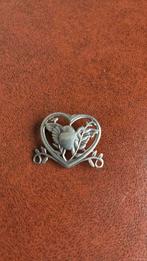 925 sterling zilver broche hartje met vogel, Gebruikt, Minder dan 4 cm, Ophalen of Verzenden, Zilver