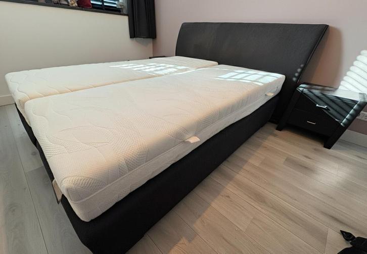 Boxspring 160x210 + matrassen & nachtkastjes, Huis en Inrichting, Slaapkamer | Bedden, Gebruikt, Tweepersoons, 160 cm, 210 cm