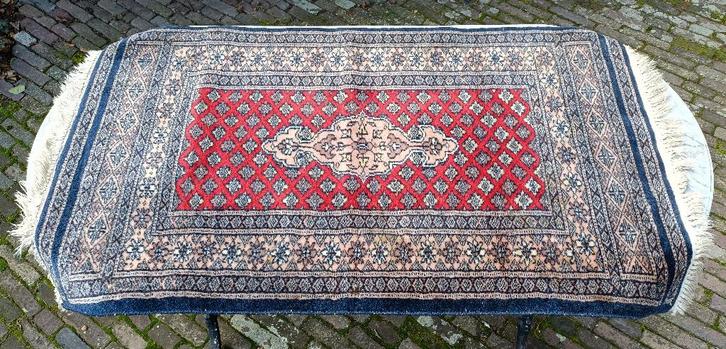 Perzisch geknoopt tapijt kleed tafelkleed 104 x 61 cm (KP4), Huis en Inrichting, Stoffering | Tapijten en Kleden, Gebruikt, 50 tot 100 cm