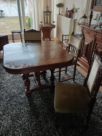 antieke eettafel set donker houten eiken met stoelen beschikbaar voor biedingen