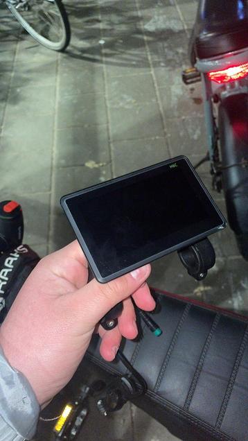 H6C opvoerbaar scherm 50kmpu + Killswitch beschikbaar voor biedingen