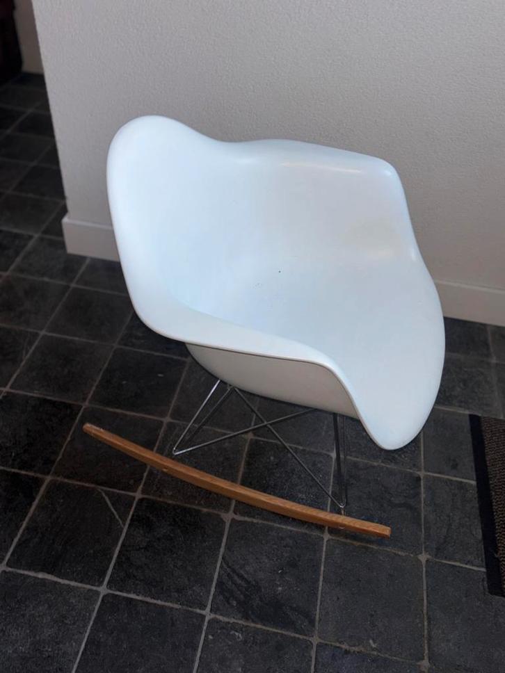 Eames Schommelstoel - Design Klassieker, Huis en Inrichting, Stoelen, Ophalen of Verzenden