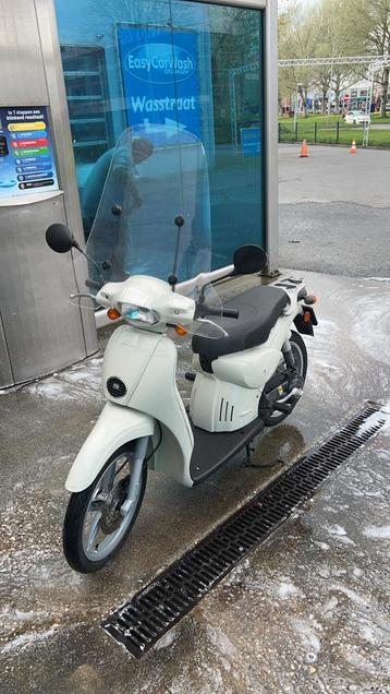 Aprillia Scarabeo (Zeer net) moet weg!! beschikbaar voor biedingen
