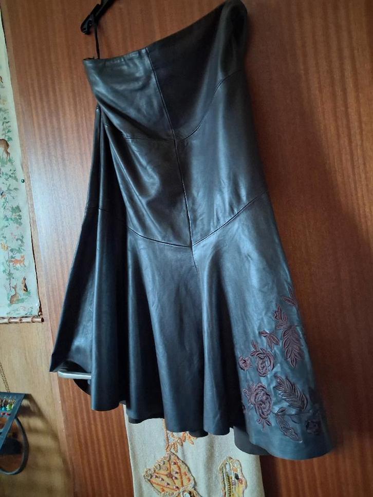 dames lange leren bruine rok met split m 40 merk leon, Kleding | Dames, Rokken, Zo goed als nieuw, Maat 38/40 (M), Bruin, Onder de knie