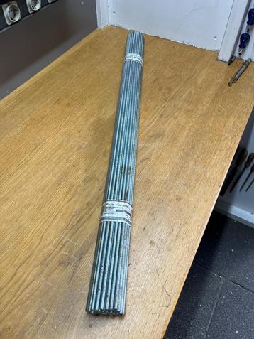 50 x nieuwe draadeinden M8 x 1000 . beschikbaar voor biedingen
