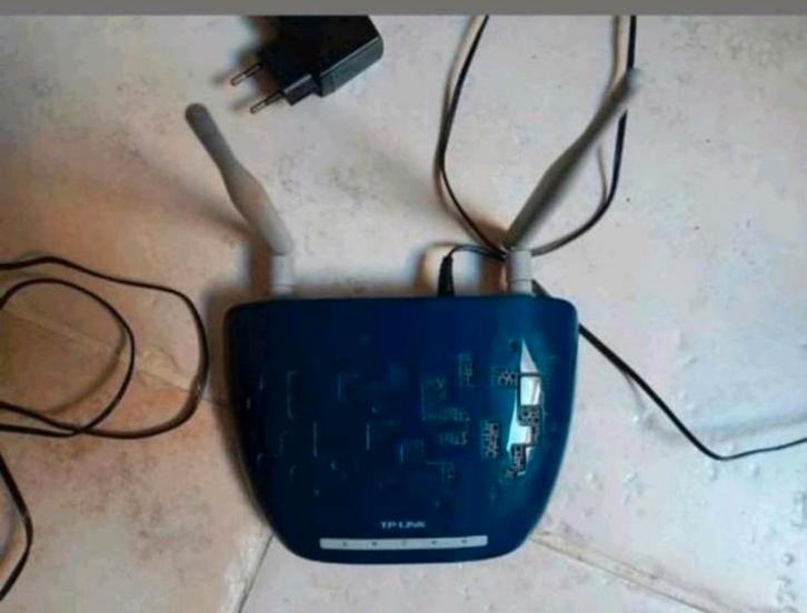 ✅️ TP LINK WIFI VERSTERKER/EXTENDER IN GOEDE STAAT, Computers en Software, Routers en Modems, Gebruikt, Router, Ophalen of Verzenden