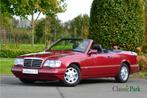 Mercedes-Benz E-Klasse 200 Cabriolet (bj 1995, automaat), Auto's, Oldtimers, Automaat, Zwart, Cabriolet, Metallic lak