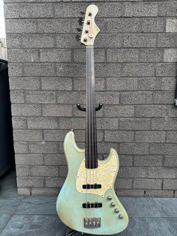 De Gier Bebop fretless (Jazzbass) 2011 prijsverlaagd beschikbaar voor biedingen
