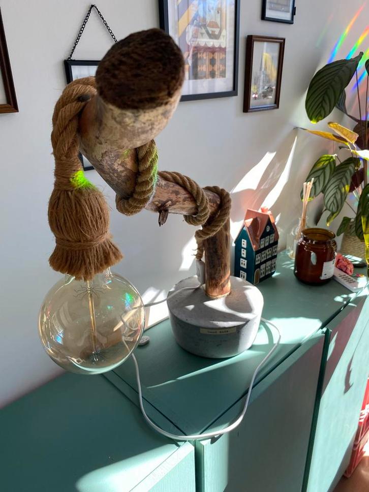 Handgemaakte Unieke Staande Lamp, Huis en Inrichting, Lampen | Vloerlampen, Zo goed als nieuw, 100 tot 150 cm, Hout, Ophalen