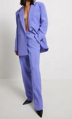 Tof pak paars / lavendel nakd (blazer en pantalon, Ophalen of Verzenden, Zo goed als nieuw, Maat 36 (S), Paars