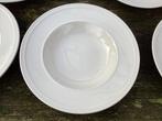 Wedgwood Windsor Diepe Borden Wit, Antiek en Kunst, Antiek | Servies compleet, Ophalen