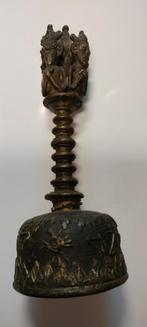 Antieke bronzen bel met figuren Nepal of Tibet, Ophalen of Verzenden, Koper of Brons