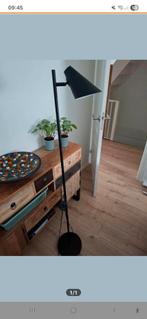 Zwarte vloerlamp gratis afhalen te Groningen, Huis en Inrichting, Ophalen, Zo goed als nieuw, 150 tot 200 cm