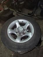 Toyota Hiace 2010 Wielen/Velgen, Ophalen, Gebruikt, Bestelwagen, Banden en Velgen