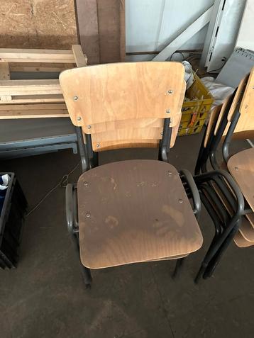 Stoelen houtkleur beschikbaar voor biedingen