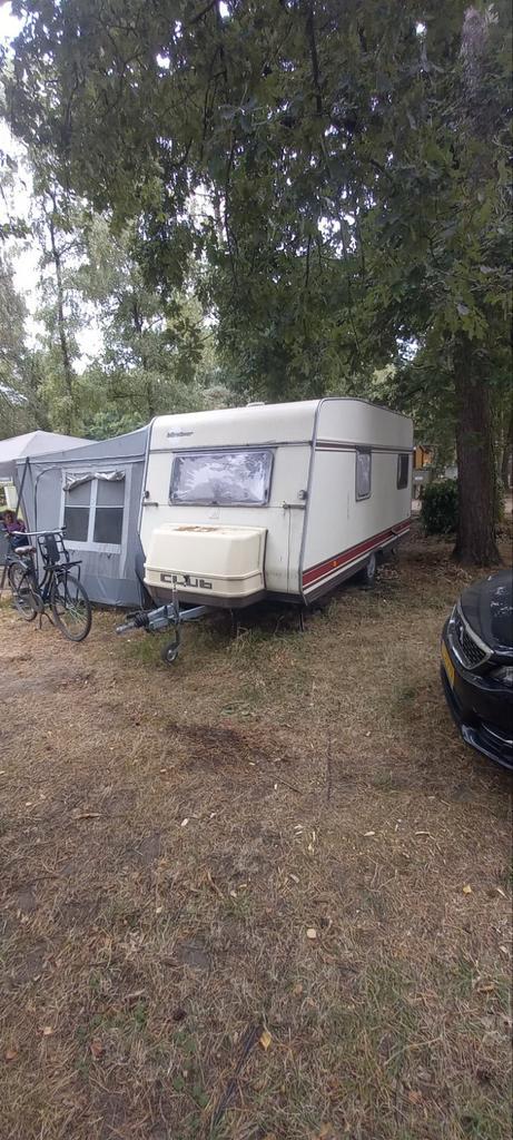 Caravan met voortent op seizoenplaats Goolderheide Bochol, Caravans en Kamperen, Caravans, Particulier, tot en met 4, 500 - 750 kg