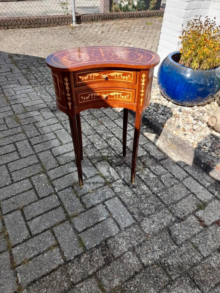 Barok tafeltje ingelegd noten houd nier model, Antiek en Kunst, Antiek | Meubels | Tafels, Ophalen of Verzenden